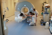 Die richtige Lage der Patientin im Gerät sichert eine möglichst treffsichere Aussage
Foto: LSK